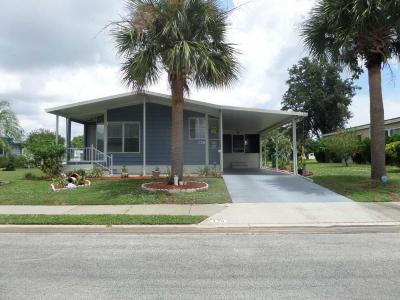 Photo 3 of 49 of home located at 178 Lakeshore Drive Melbourne, FL 32901