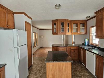 Photo 4 of 8 of home located at 160 Tulip Lane Mentor, OH 44060
