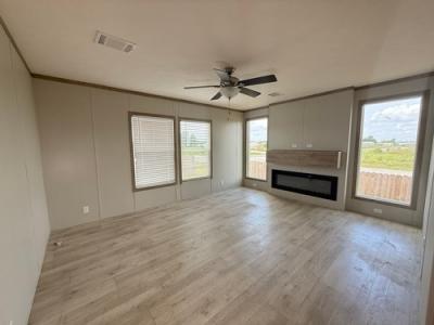 Photo 4 of 20 of home located at 401 Road 5701 Cleveland, TX 77327