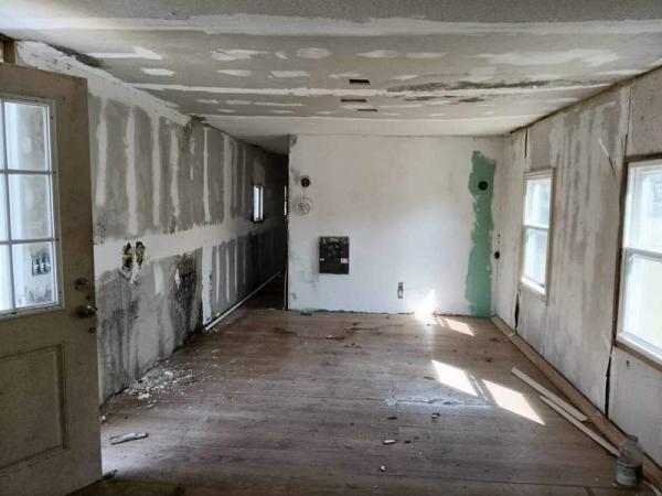 1969 MANO Manufactured Home