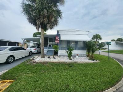 Photo 2 of 20 of home located at 11307 Suzanne Ln #49N Orlando, FL 32836