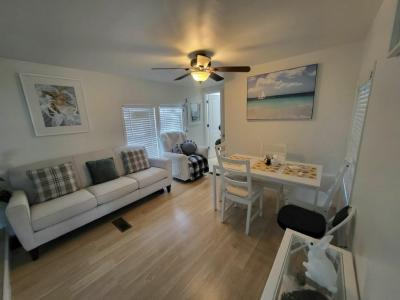 Photo 4 of 20 of home located at 11307 Suzanne Ln #49N Orlando, FL 32836