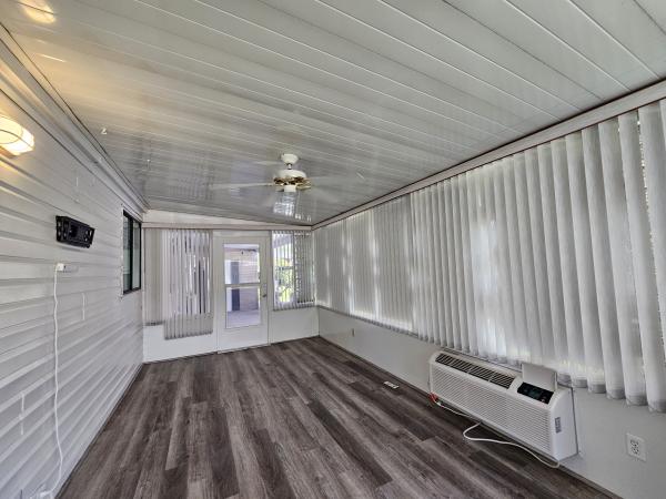 1990 Palm Harbor Mobile Home
