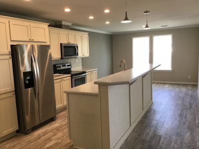 Photo 3 of 12 of home located at 1131 Pioneer Circle Groveland, FL 34736