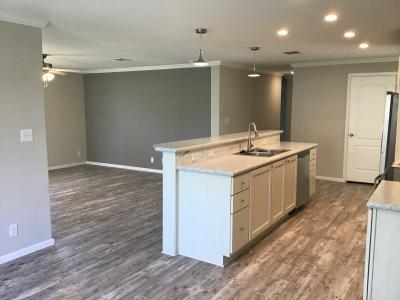 Photo 5 of 12 of home located at 1131 Pioneer Circle Groveland, FL 34736