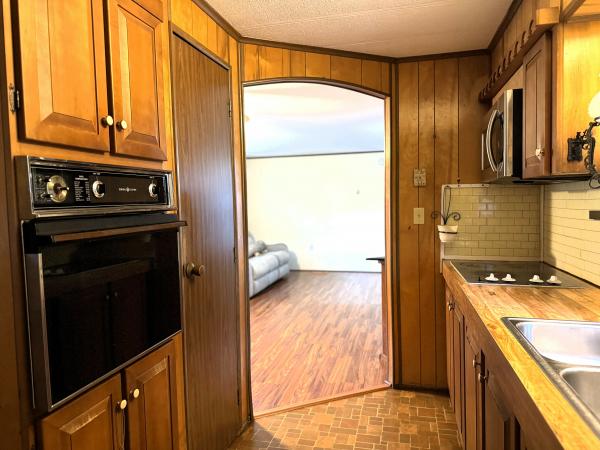 1980 BURLINGTON 66 - 2 - 14 Mobile Home