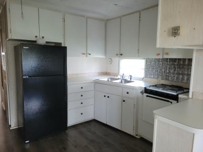 Photo 3 of 16 of home located at 32 Lakeview Dr Palmetto, FL 34221