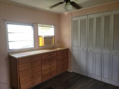 Photo 5 of 16 of home located at 32 Lakeview Dr Palmetto, FL 34221