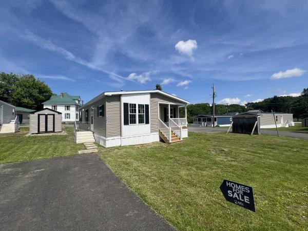 Photo 1 of 2 of home located at 475 Stoystown Road Lot 106 Kl Somerset, PA 15501