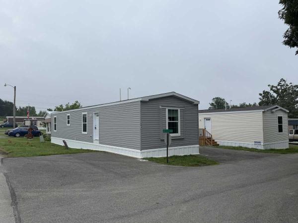 Photo 1 of 2 of home located at 475 Stoystown Road Lot 129 Jl Somerset, PA 15501