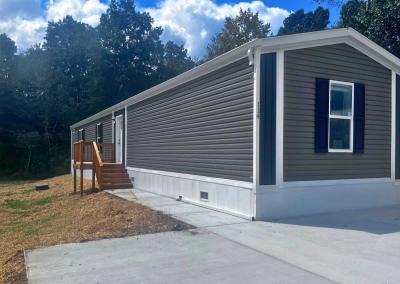 Mobile Home at 114 Hubert Dr Dickson, TN 37055