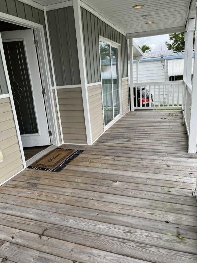 Photo 4 of 30 of home located at 10550 W State Road 84  Lot 200 Davie, FL 33324