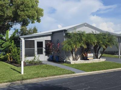 Photo 3 of 33 of home located at 5200 28th St N Saint Petersburg, FL 33714