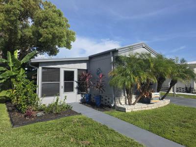 Photo 2 of 33 of home located at 5200 28th St N Saint Petersburg, FL 33714