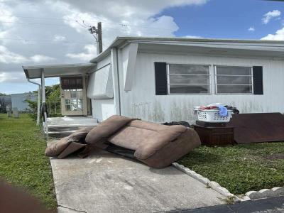Photo 2 of 15 of home located at 3223 N Lockwood Ridge Rd #150 Sarasota, FL 34234