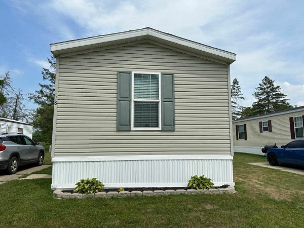 Photo 1 of 2 of home located at 16400 Upton Rd #18 East Lansing, MI 48823