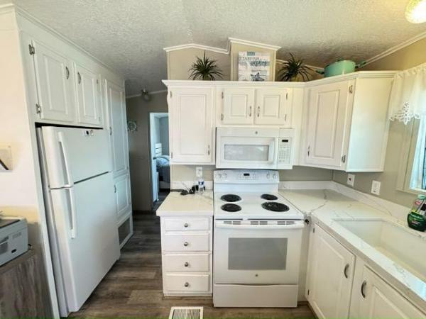 1991 Skyline Sun Haven Mobile Home