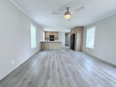 Photo 5 of 25 of home located at 52491 Potomac Court #64 Chesterfield, MI 48051