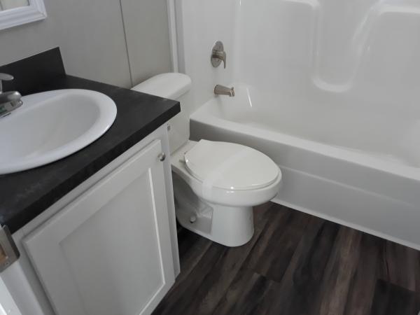 2019 Clayton Homes Inc Yes Mobile Home