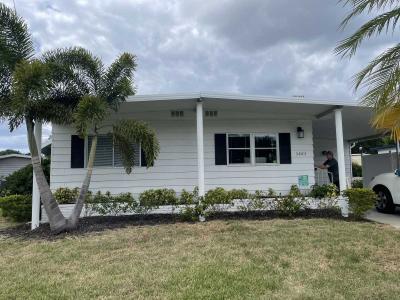 Photo 2 of 17 of home located at 5883 Danbury Lane Sarasota, FL 34233