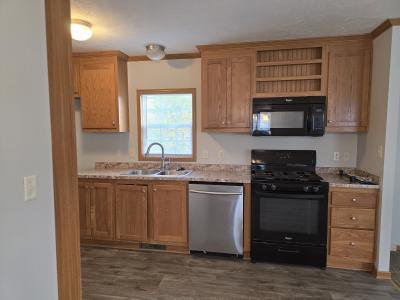Photo 2 of 6 of home located at 6910 Amarillo Dr Romulus, MI 48174