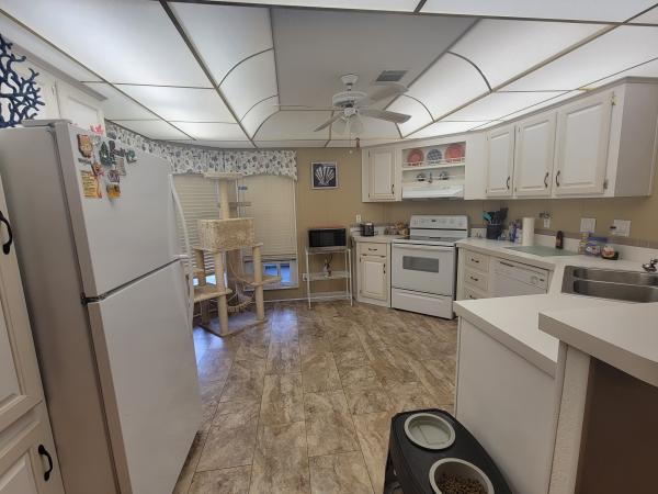 1994 Fleetwood 2 Mobile Home
