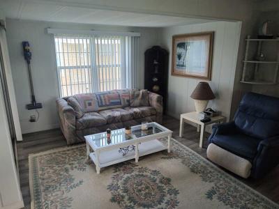Photo 5 of 8 of home located at 400 Norwich Ln Melbourne Beach, FL 32951