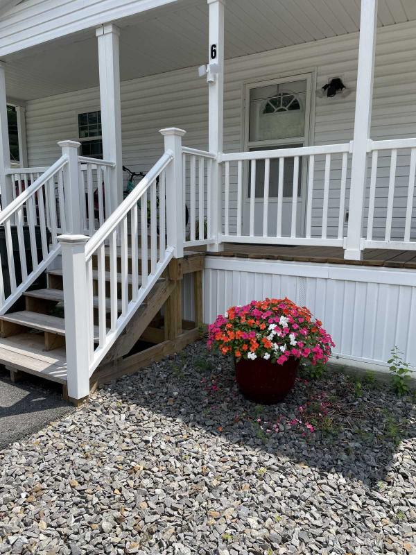 Photo 1 of 2 of home located at 6 Torey Place Londonderry, NH 03038