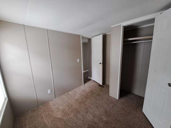 1985 Vegas Mfg. Co. Manufactured Home