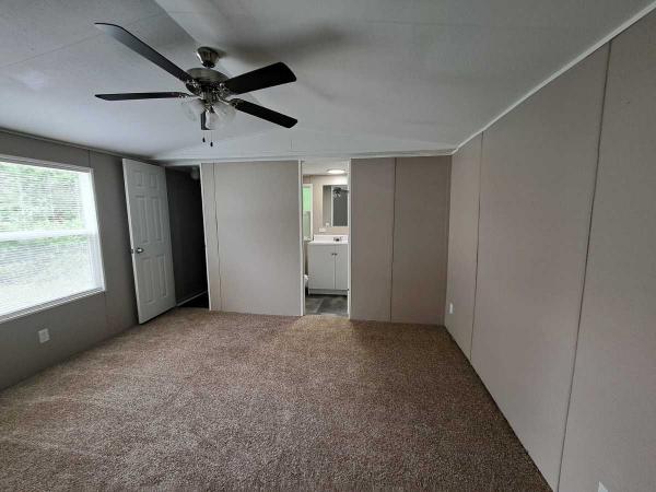 1985 Vegas Mfg. Co. Manufactured Home