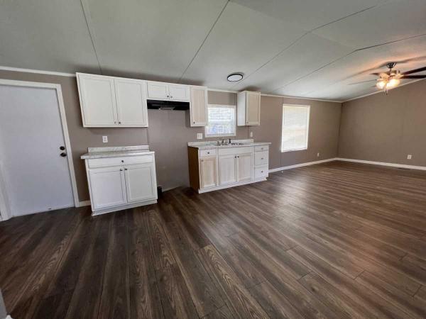 1985 Vegas Mfg. Co. Manufactured Home