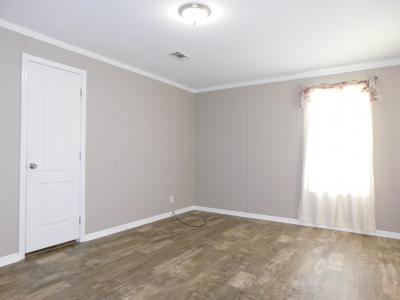 Photo 5 of 25 of home located at 1536 King Arthurs Ct Lakeland, FL 33810