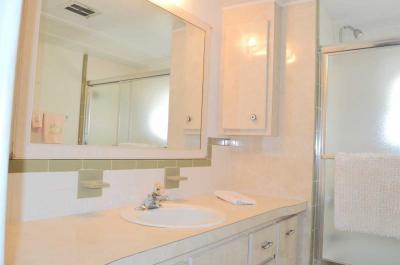 Photo 5 of 8 of home located at 825 Ixora Circle Venice, FL 34285