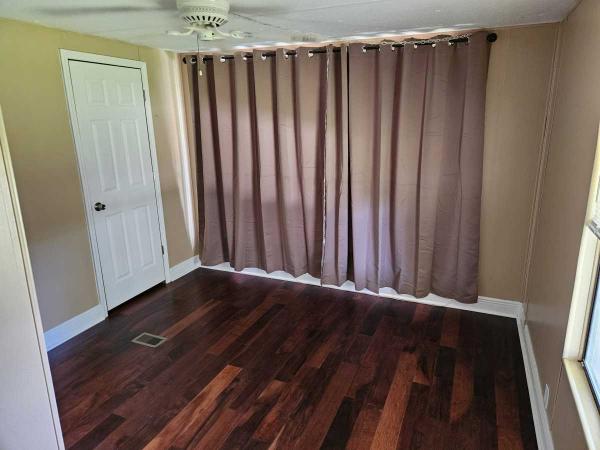 1984 Manufactured Home