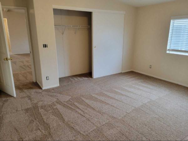 OAK MANOR OKM6511E Manufactured Home
