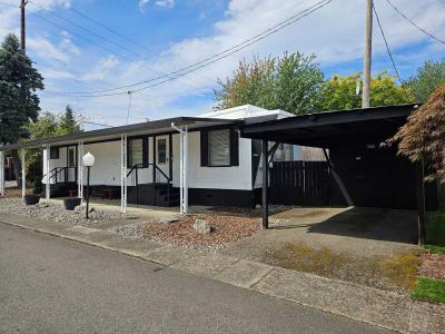 Photo 2 of 10 of home located at 16901 SE Division Street #42 Portland, OR 97236