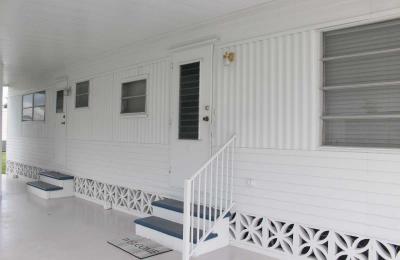 Photo 4 of 35 of home located at 2329 York Dr Sarasota, FL 34238