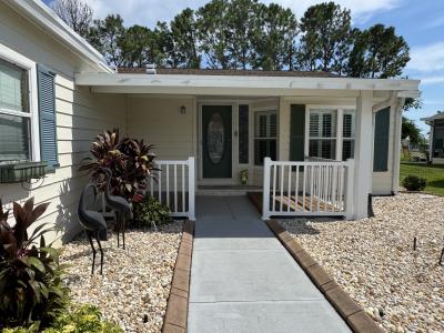 Photo 2 of 20 of home located at 2416 Pier Drive Ruskin, FL 33570