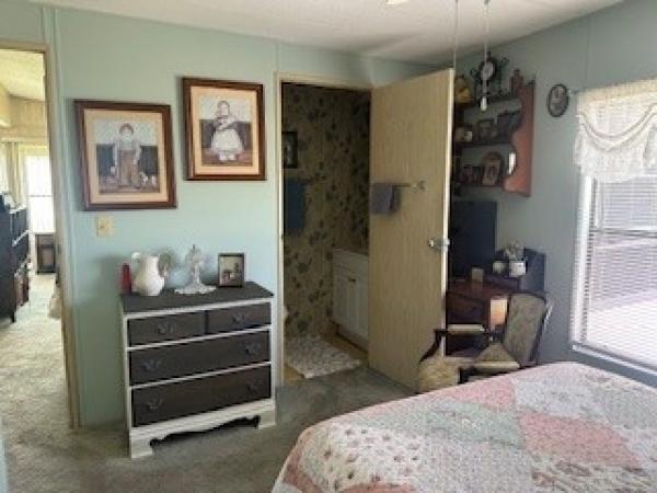 1983 TWIN Manufactured Home