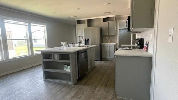 2025 American Homestar Corp Oak Creek Mobile Home