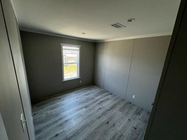 2025 champion NM2860L-2860H42276 Mobile Home