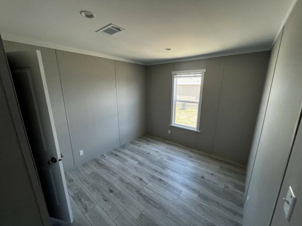 2025 champion NM2860L-2860H42276 Mobile Home