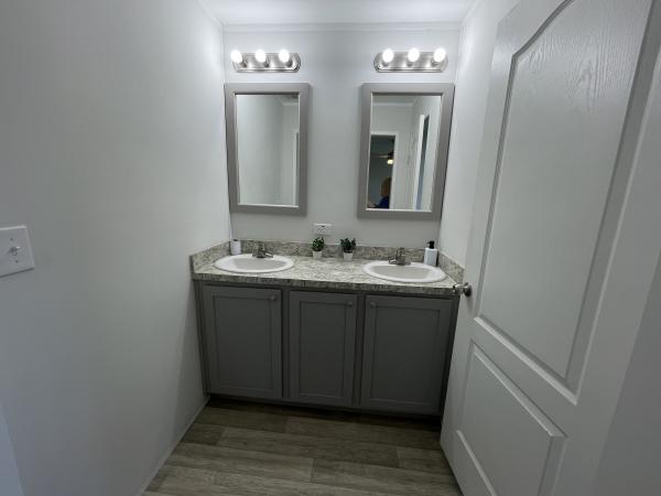 2021 Champion SIG3482C Mobile Home