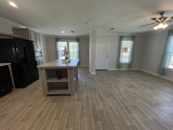 2021 Champion SIG3482C Mobile Home