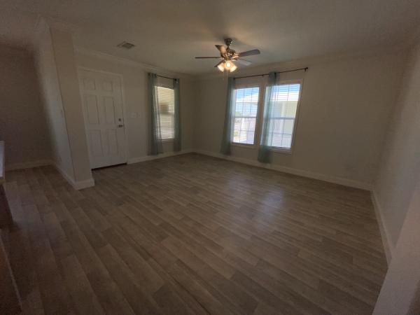 2021 Champion SIG3482C Mobile Home