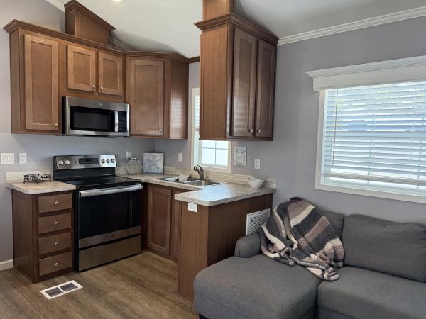 2021 Chariot Eagle 360EG12352B Mobile Home