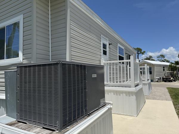 2021 Chariot Eagle 360EG12352B Mobile Home