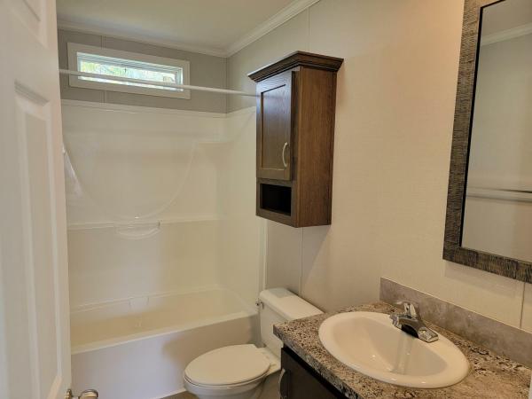 2019 Champion RA2852215 Mobile Home