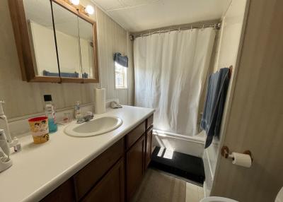 Photo 2 of 11 of home located at 40028 Margate Ct Sterling Heights, MI 48310