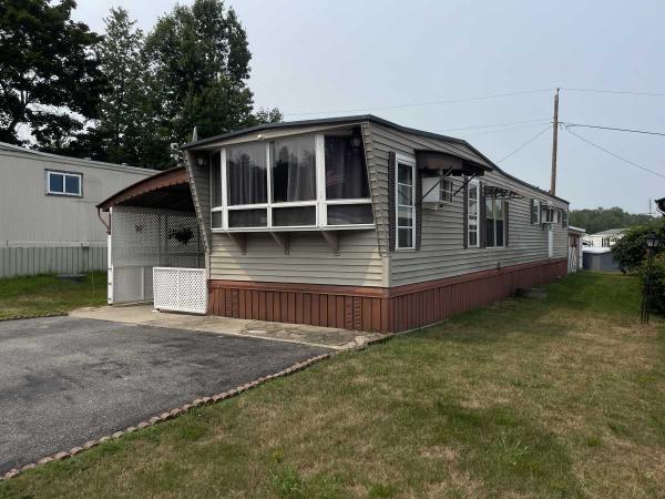 Photo 1 of 2 of home located at 556 Central Street - Unit 4 Leominster, MA 01453